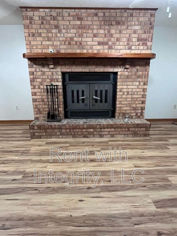 Building Photo - 8787 Louvinia Way