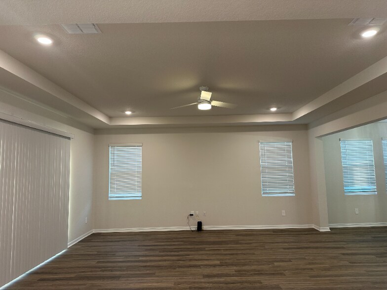 Building Photo - 10721 Tippecanoe Pl