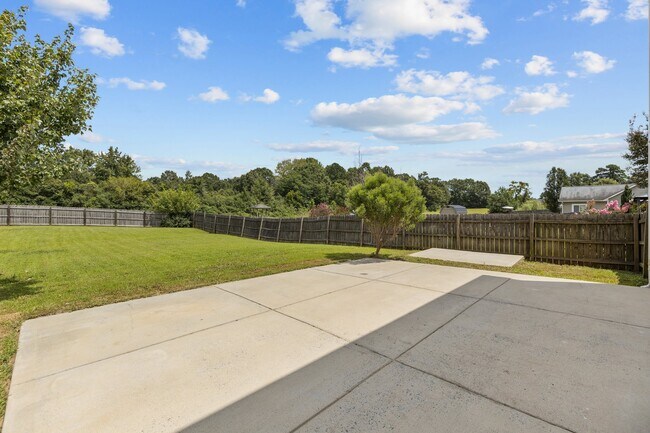 Building Photo - 3932 Chatterleigh Dr