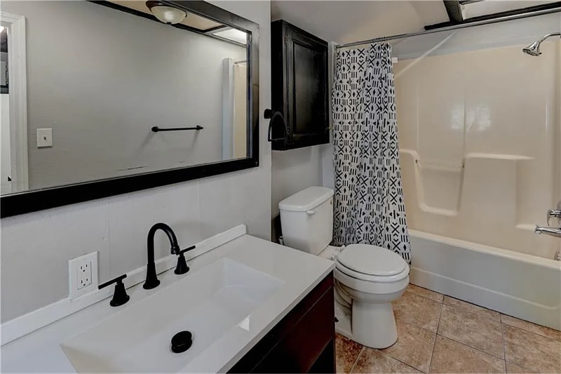 Building Photo - 611 S Overton Ave