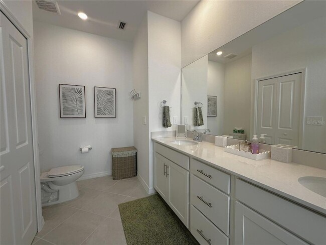 Building Photo - 14221 Heritage Landing Blvd