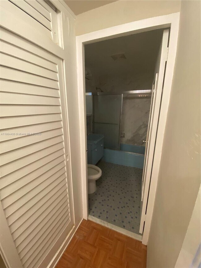 Building Photo - 1408 Brickell Bay Dr