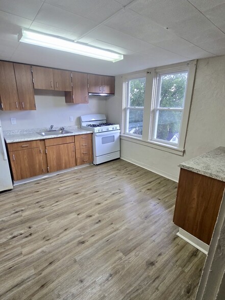 Primary Photo - 3163 May St
