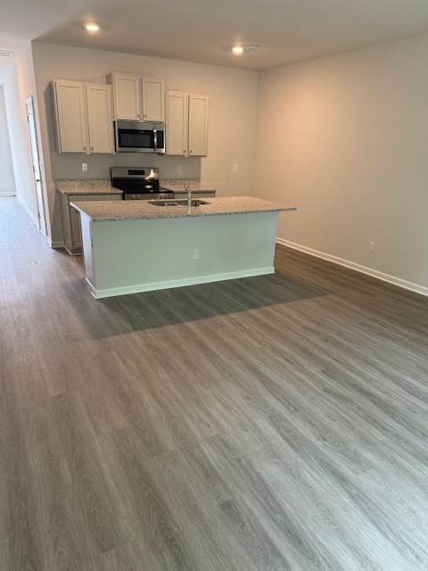 Building Photo - 144 Village Green Dr