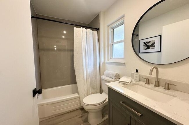 Building Photo - Lwinnie