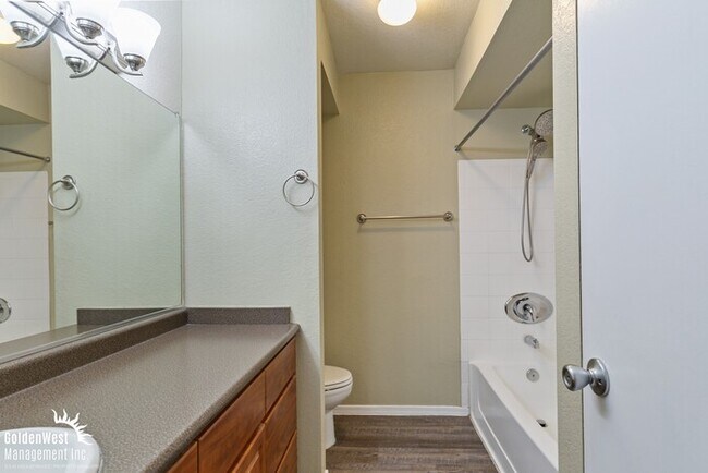 Building Photo - Beautiful 2Bdm 2Ba Condo at the Base of North Mountain Preserve!