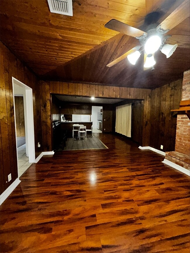 Building Photo - 31155 Old Washington Rd