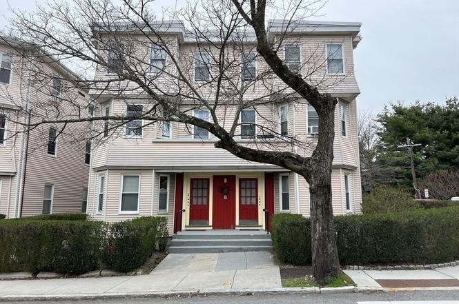 Building Photo - 2 Sherman St