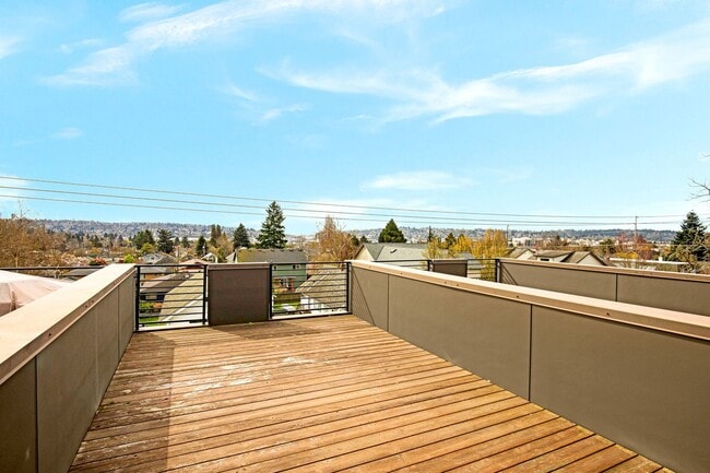 Building Photo - Exceptional 2 bdrm+office Modern Townhome