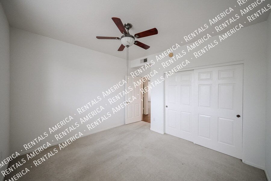 Building Photo - 5303 N 7th St