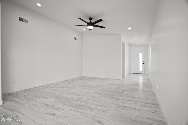 Building Photo - 3977 Surmise St