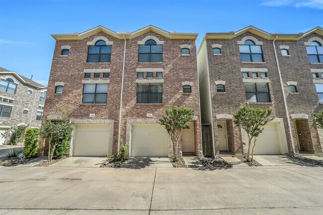 Building Photo - 8715 Meadowcroft Dr
