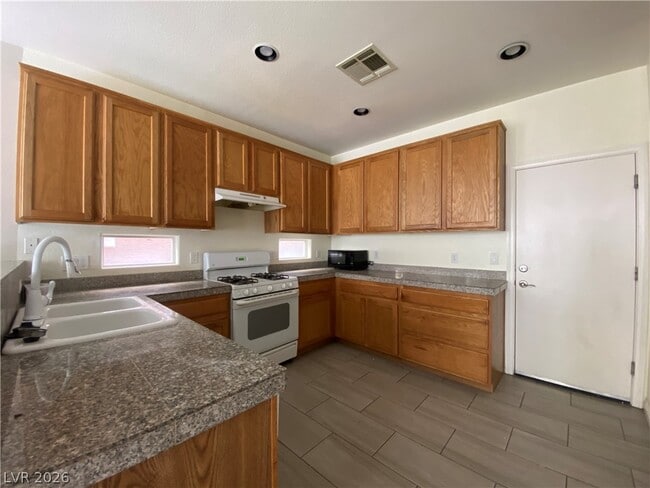 Building Photo - 5101 Ivy Creek Ct