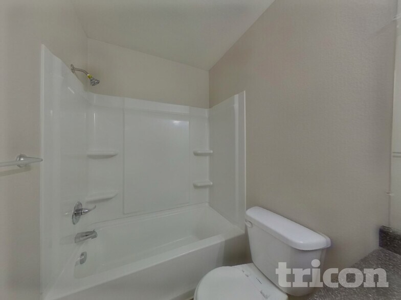 Building Photo - 2113 74th Ave Ct