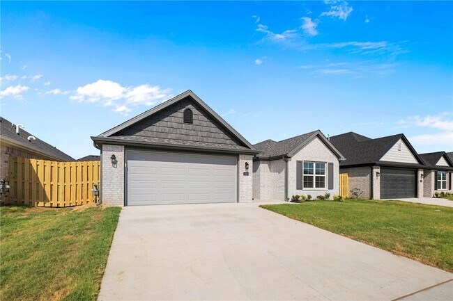 Building Photo - 4225 Barhem Dr