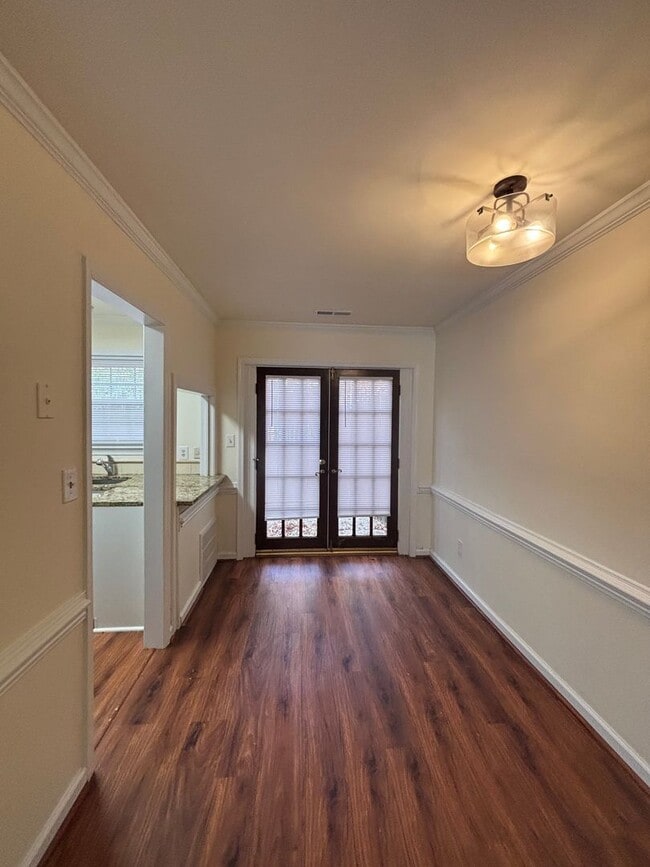 Building Photo - New Listing - Available Now!