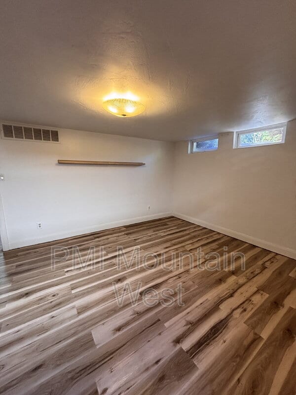 Building Photo - 724 N 1200 E St