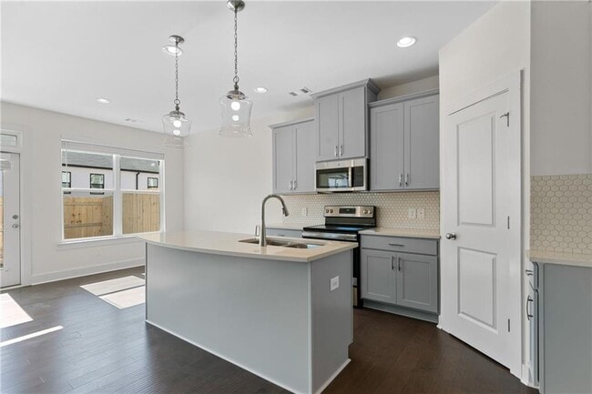 Building Photo - 64 Auburn Wds Dr