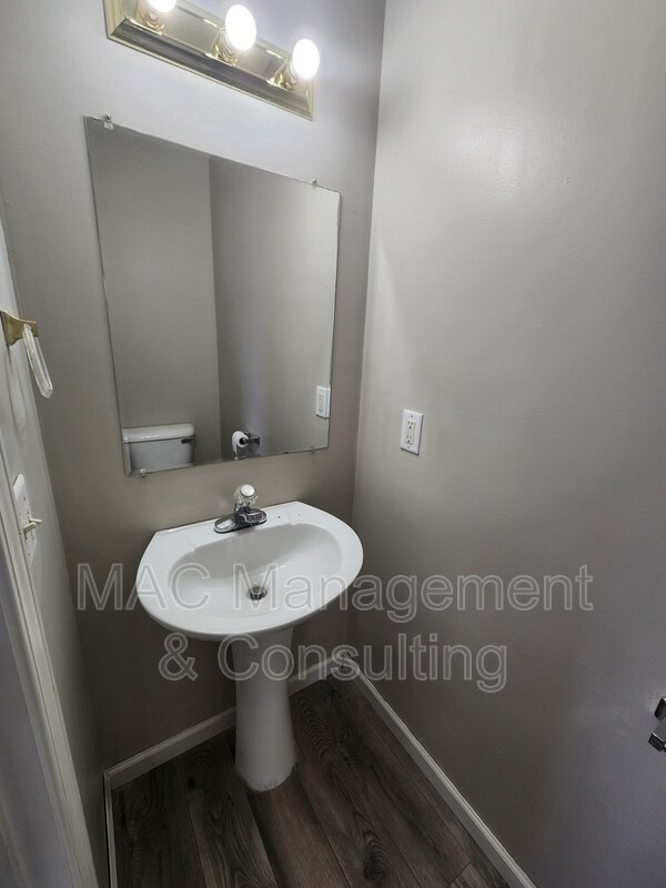 Building Photo - 1572 Shipley Rd