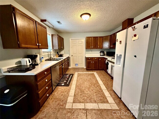 Building Photo - 2809 Faircroft Way