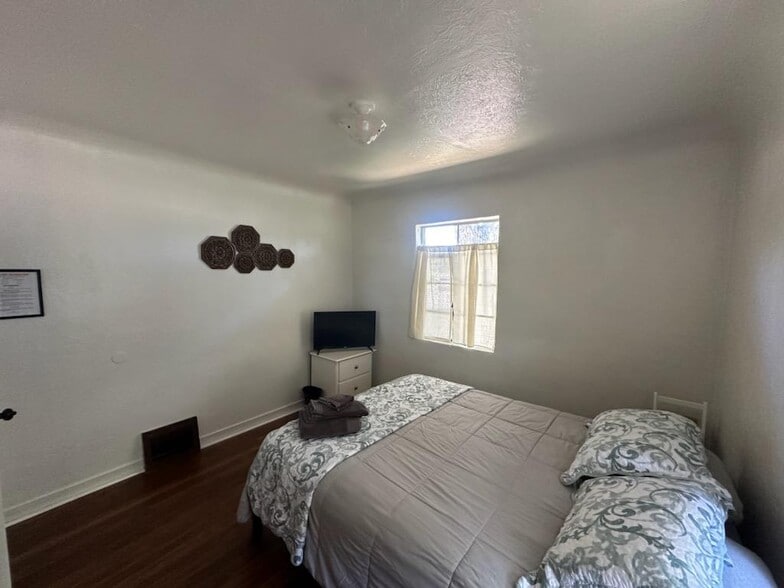 Building Photo - 250 N 17th St