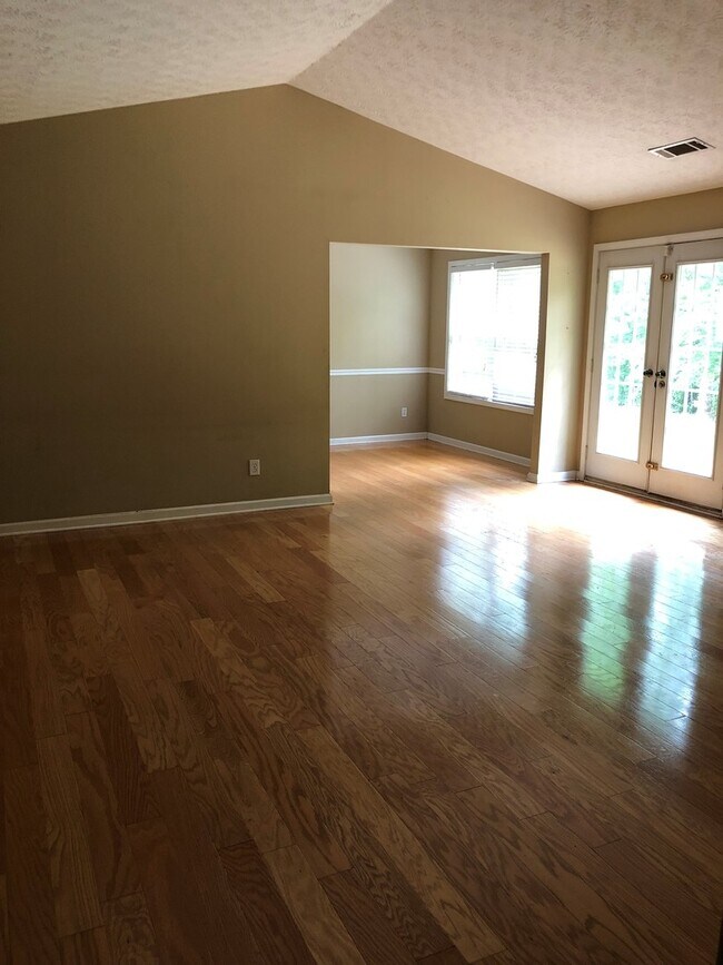 Building Photo - 364 Inman Rd