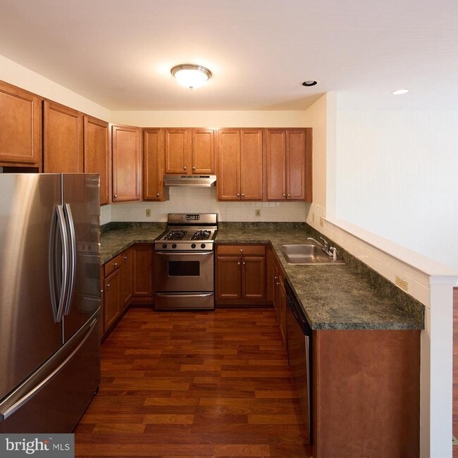 Building Photo - 929 Shenkle Dr