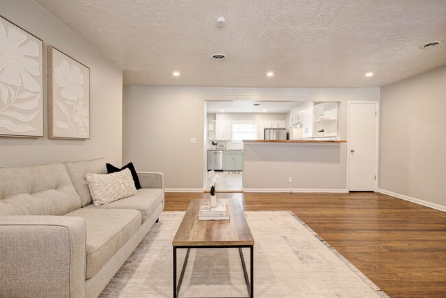 Building Photo - 1332 Kansas St