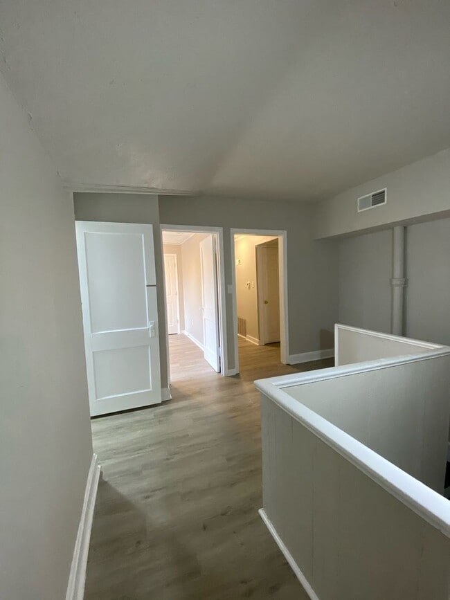 Building Photo - 2822 Jefferson Ave