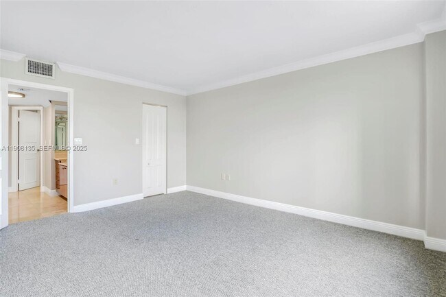 Building Photo - 2333 Brickell Ave