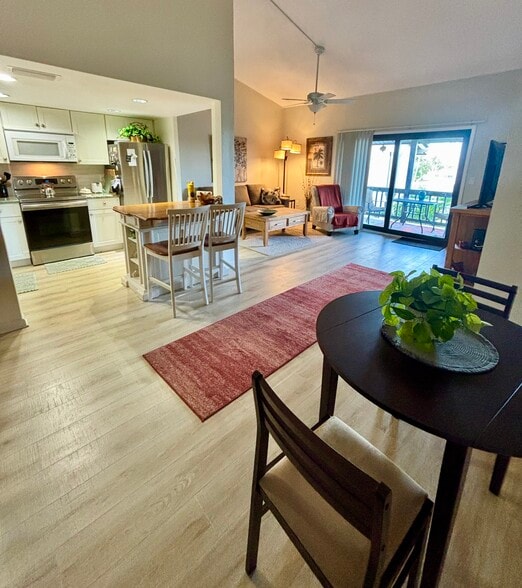 Building Photo - 511 Plaza Seville Ct