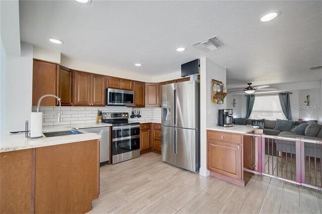 Building Photo - 716 Ixora Ave