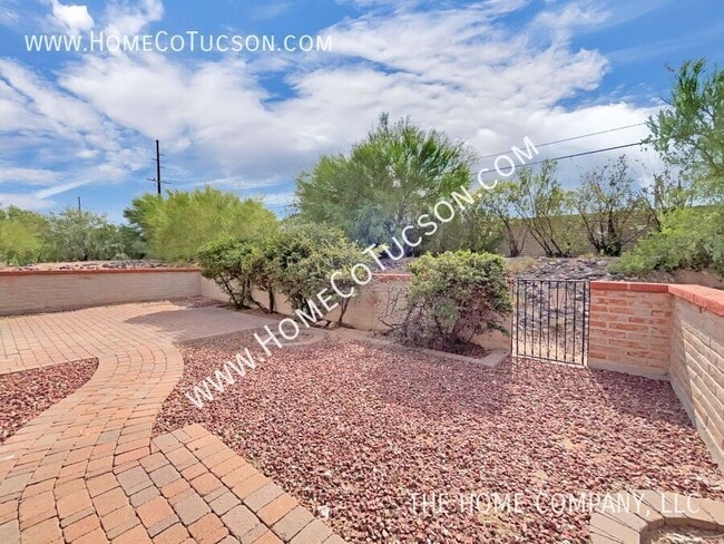Building Photo - 8540 N Calle Tioga