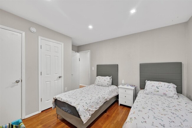 Building Photo - 28 Edward Ave