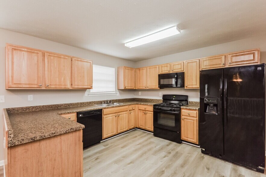 Building Photo - 95 Hazelhurst Dr