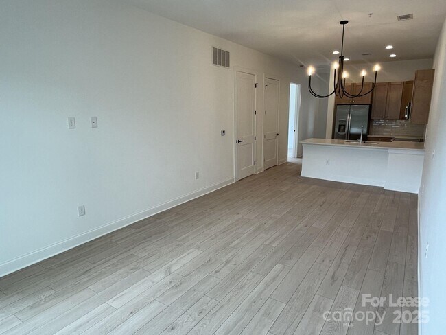 Building Photo - 19546 Greentree Way