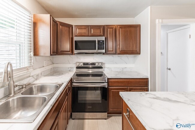Building Photo - 3306 Reynolds Dr NW