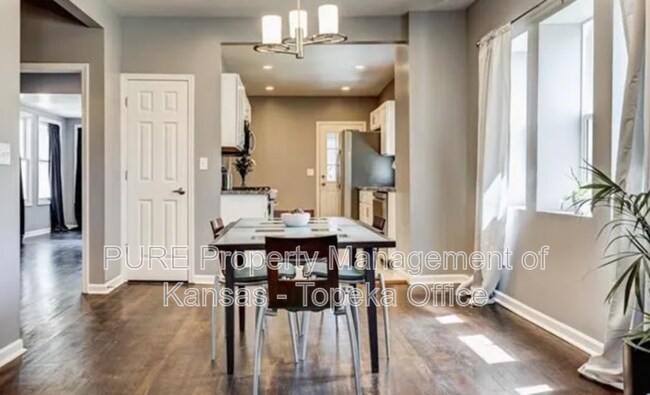 Building Photo - 2937 The Paseo