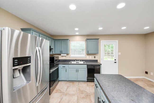 Building Photo - 4106 Falling Trace Ln