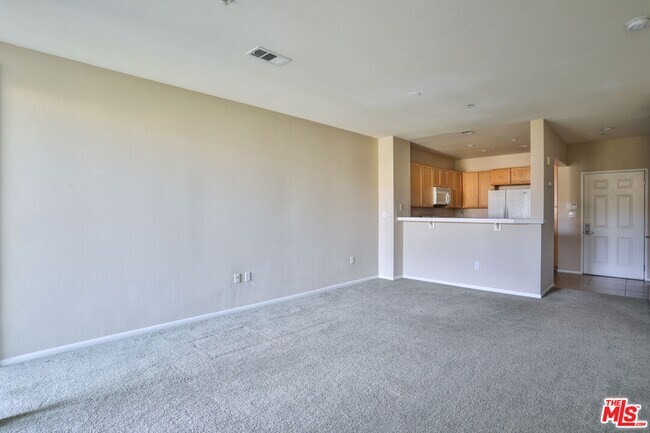 Building Photo - 6400 Crescent Park E