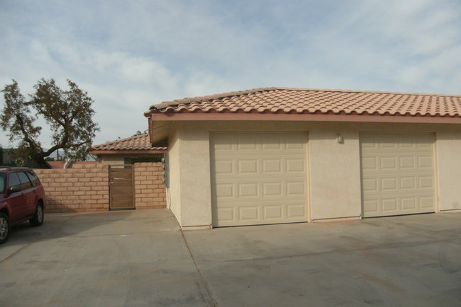 Garage & Space - 41470 Maroon Town Rd