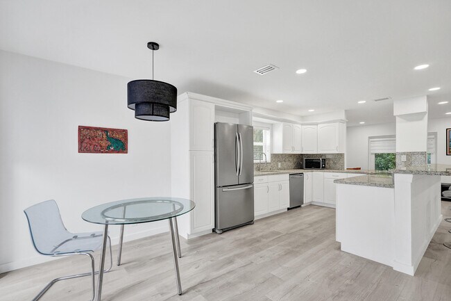 Building Photo - 3018 Spanish Trail