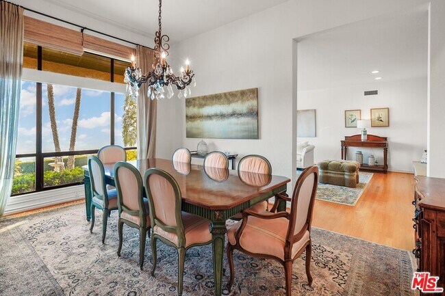 Building Photo - 4244 Avenida De La Encinal