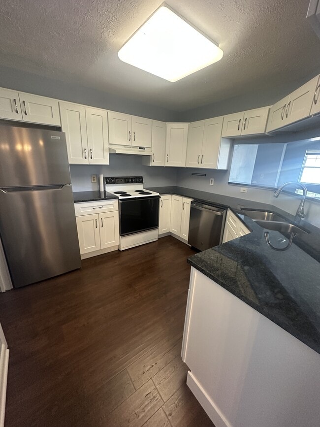 Building Photo - 1150 Tollis Pkwy