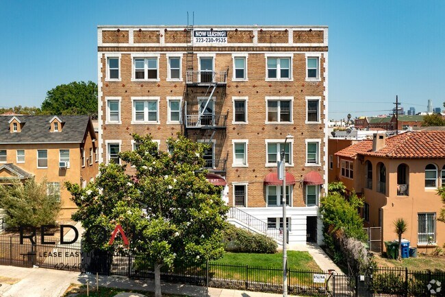 Building Photo - 200 S Kenmore Ave