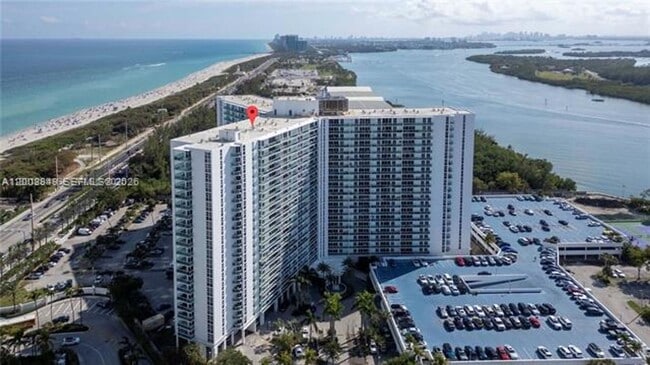 Building Photo - 100 Bayview Dr