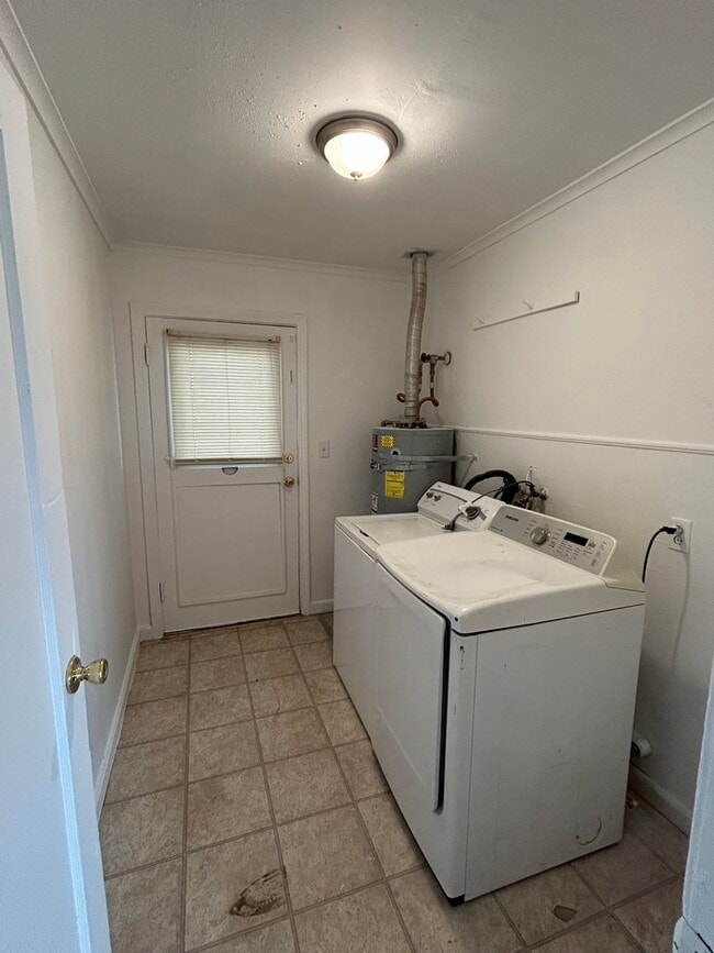 Building Photo - 150 Mono Ave