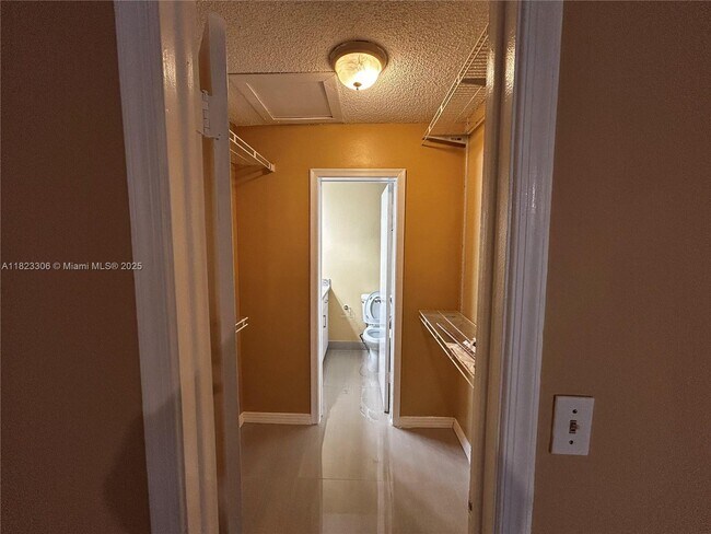 Building Photo - 701 SW 79th Terrace