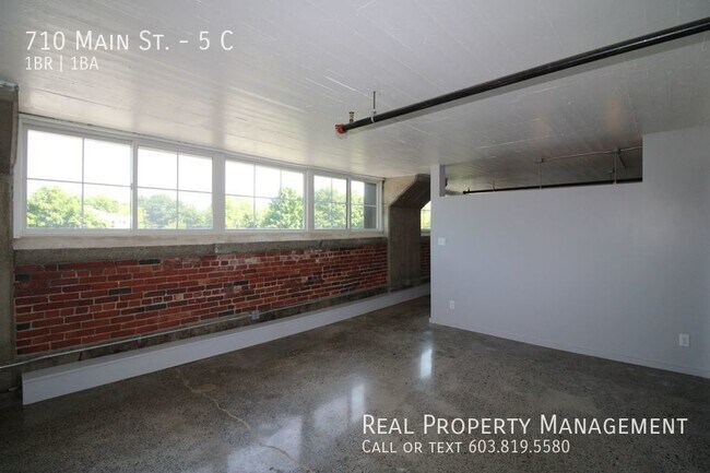 Building Photo - 710 Main St
