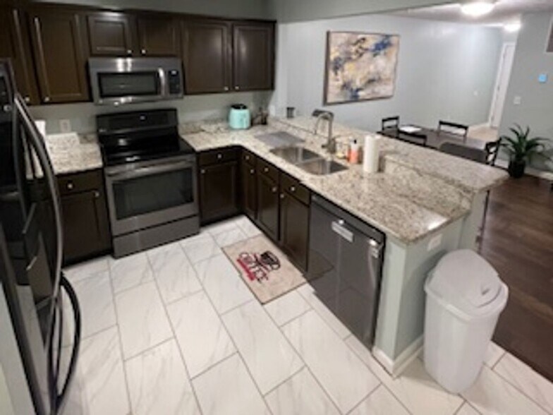 Building Photo - Southern Edge Condo